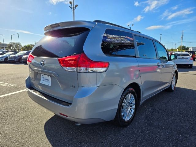 2012 Toyota Sienna XLE