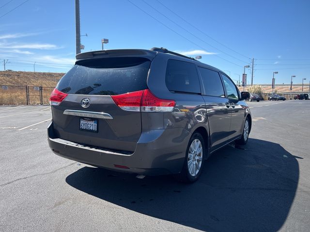 2012 Toyota Sienna XLE