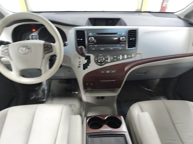 2012 Toyota Sienna XLE