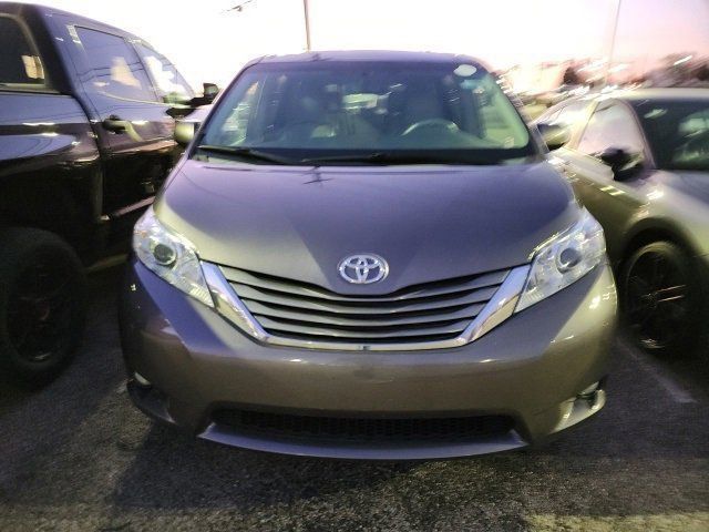 2012 Toyota Sienna XLE