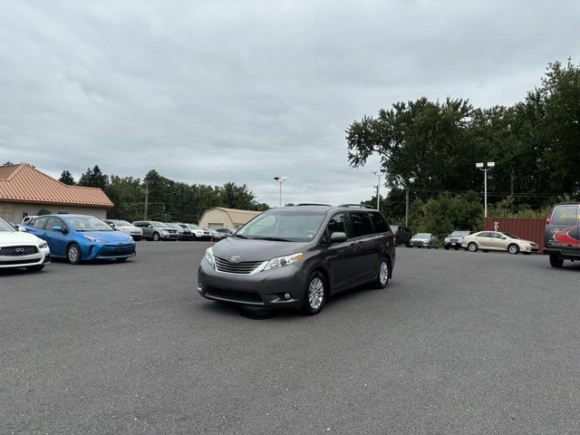 2012 Toyota Sienna XLE