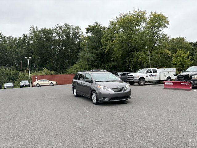 2012 Toyota Sienna XLE