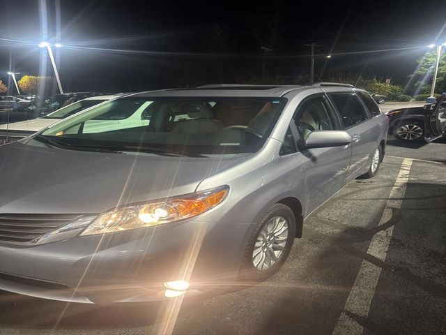 2012 Toyota Sienna XLE