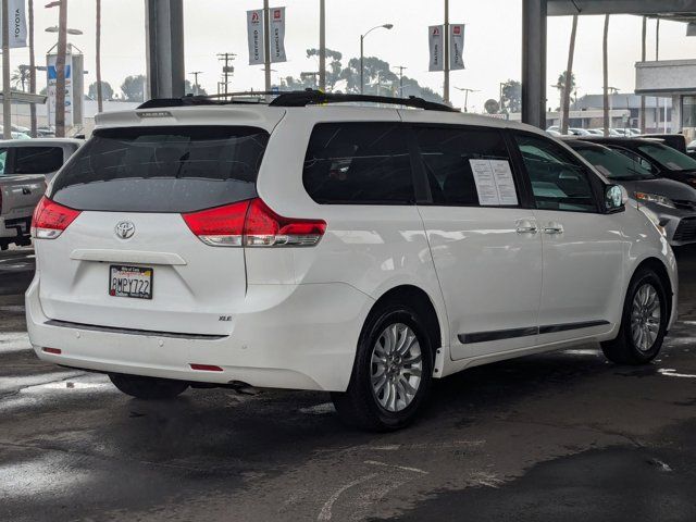 2012 Toyota Sienna XLE