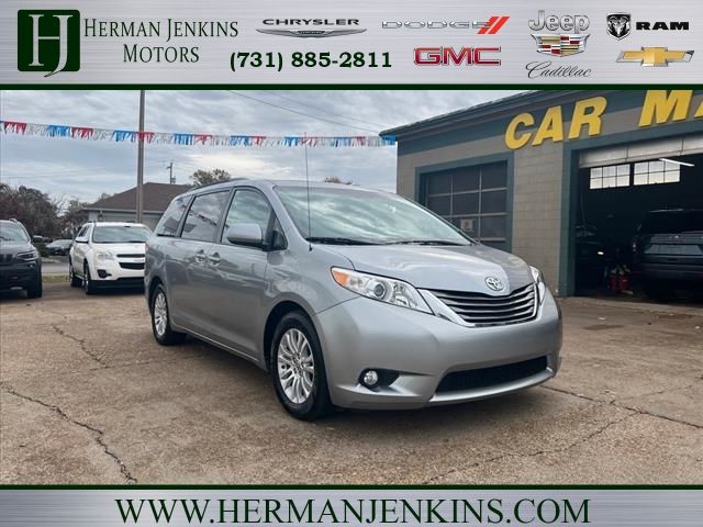 2012 Toyota Sienna XLE Auto Access Seat