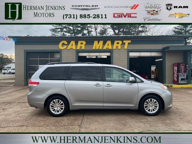 2012 Toyota Sienna XLE Auto Access Seat