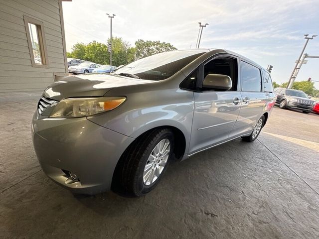 2012 Toyota Sienna 