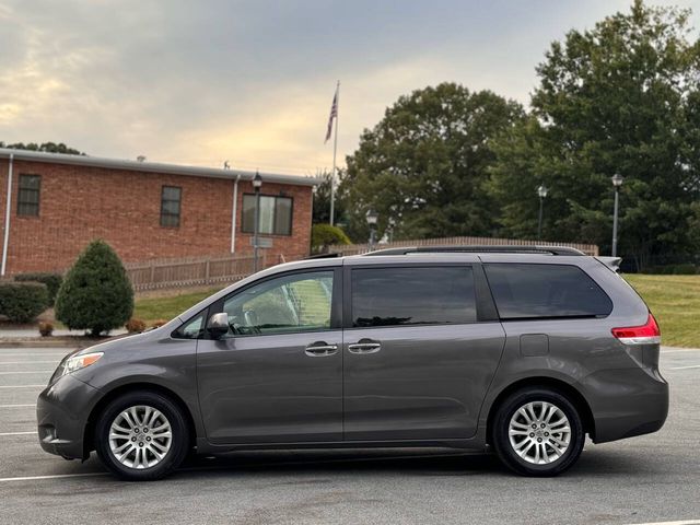 2012 Toyota Sienna 