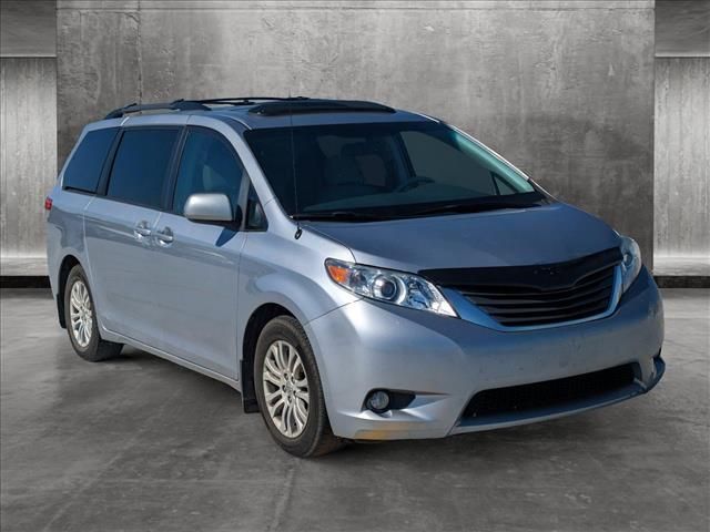 2012 Toyota Sienna XLE