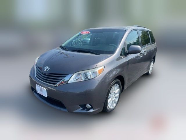2012 Toyota Sienna XLE