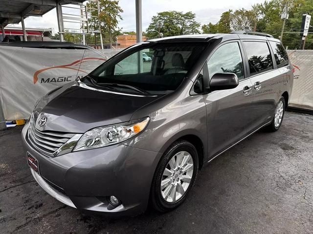 2012 Toyota Sienna XLE