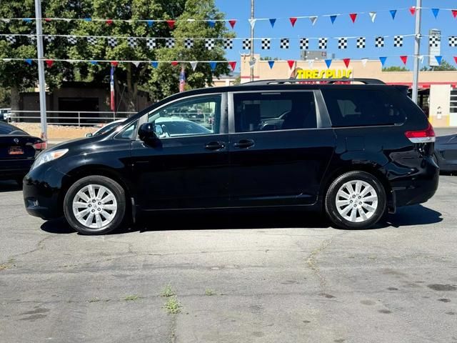 2012 Toyota Sienna XLE