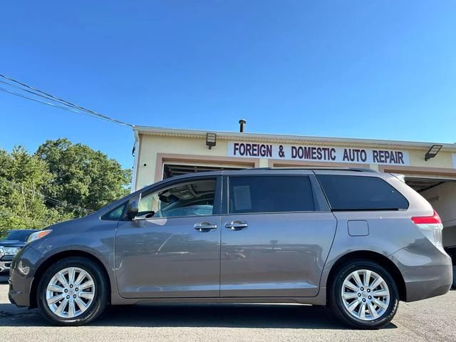 2012 Toyota Sienna XLE