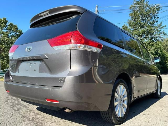 2012 Toyota Sienna XLE