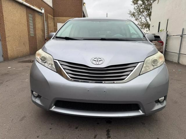 2012 Toyota Sienna XLE