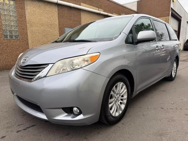 2012 Toyota Sienna XLE