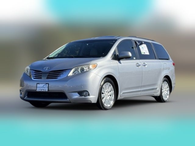 2012 Toyota Sienna XLE Auto Access Seat