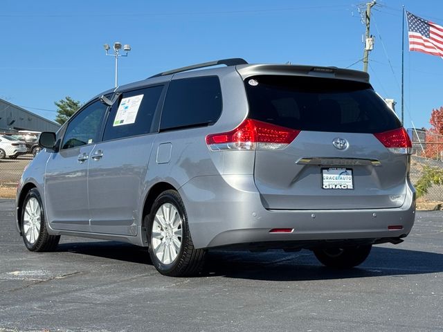 2012 Toyota Sienna XLE Auto Access Seat