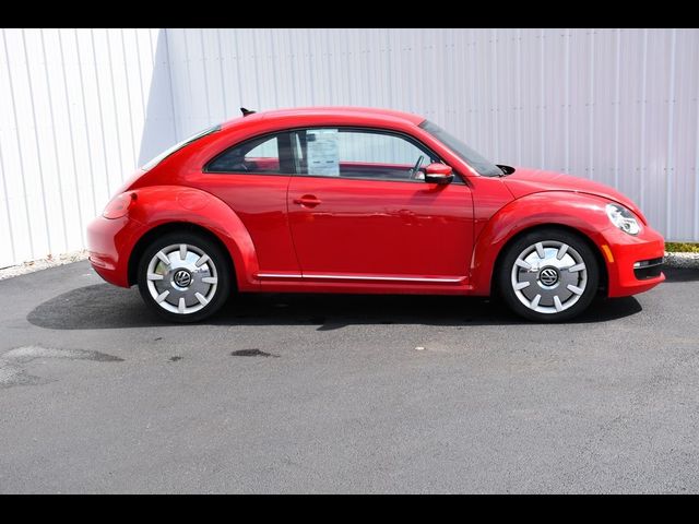 2012 Volkswagen Beetle 2.5L Navigation PZEV