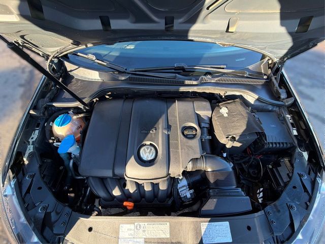 2012 Volkswagen Golf 