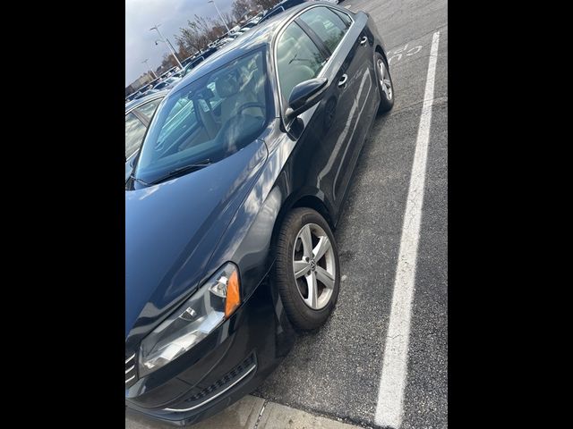 2012 Volkswagen Passat SE