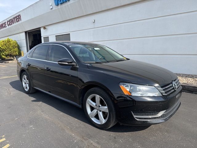 2012 Volkswagen Passat SE Navigation