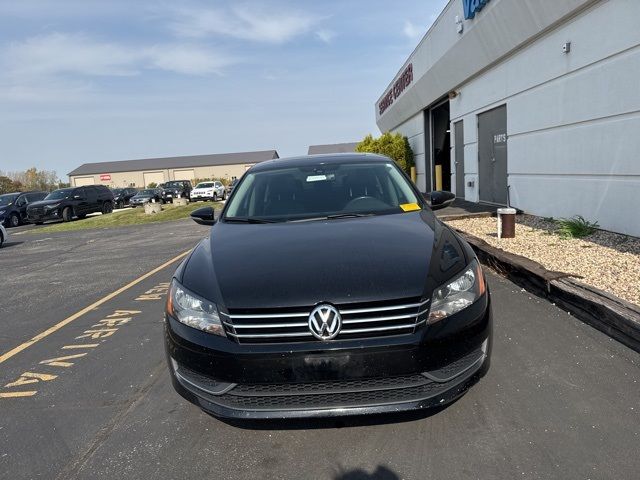 2012 Volkswagen Passat SE Navigation