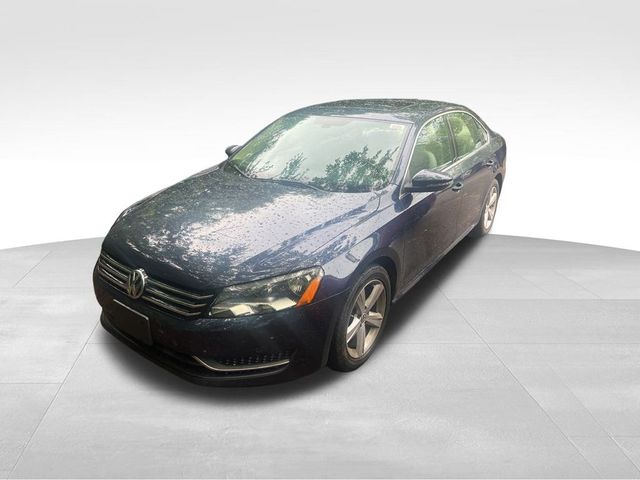 2012 Volkswagen Passat SE Navigation PZEV