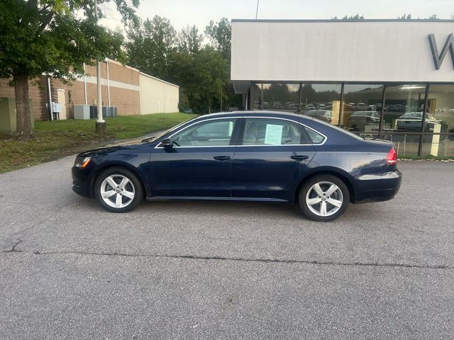 2012 Volkswagen Passat SE Navigation PZEV