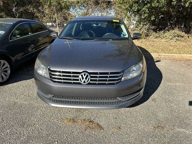 2012 Volkswagen Passat SEL