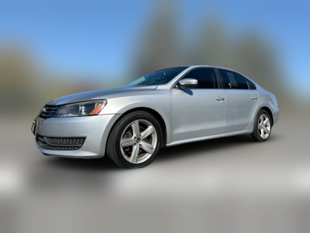 2012 Volkswagen Passat SE Navigation PZEV