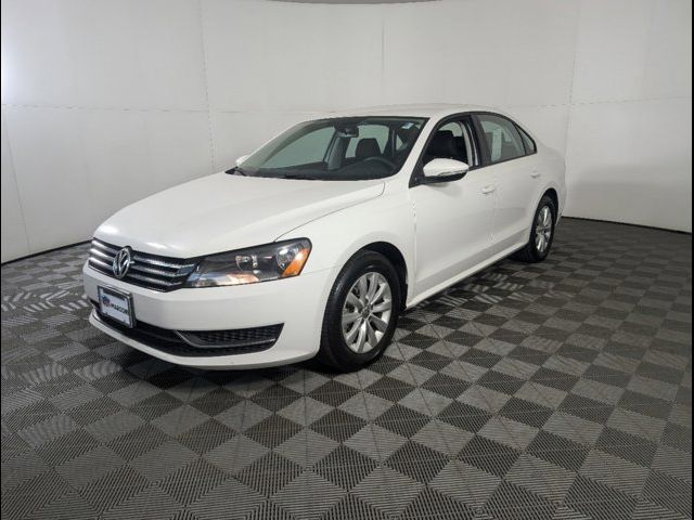 2012 Volkswagen Passat S Appearance