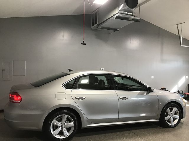 2012 Volkswagen Passat SE Navigation PZEV