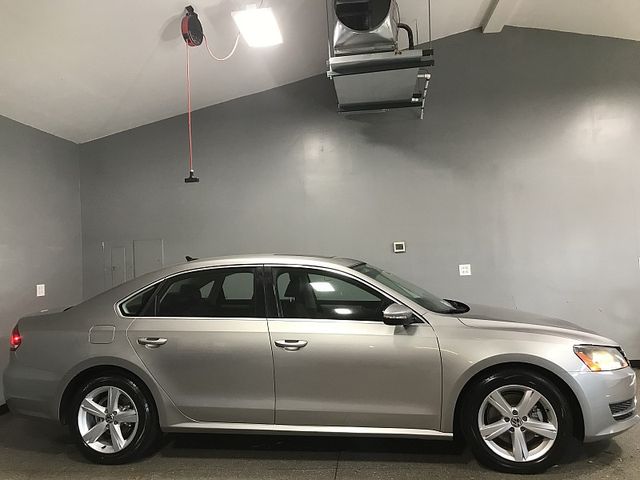 2012 Volkswagen Passat SE Navigation PZEV