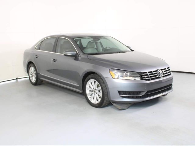 2012 Volkswagen Passat SEL