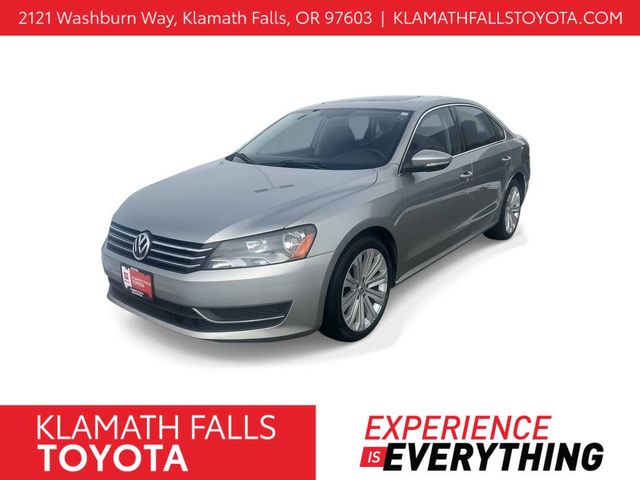 2012 Volkswagen Passat SE Navigation PZEV