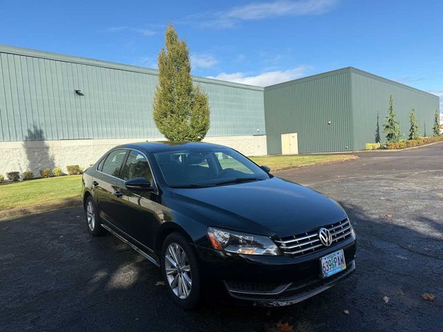 2012 Volkswagen Passat SEL