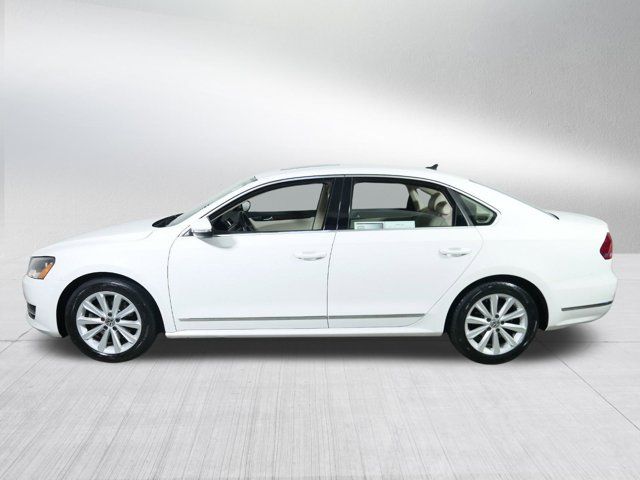 2012 Volkswagen Passat SEL