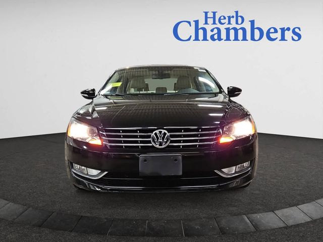 2012 Volkswagen Passat SEL Premium