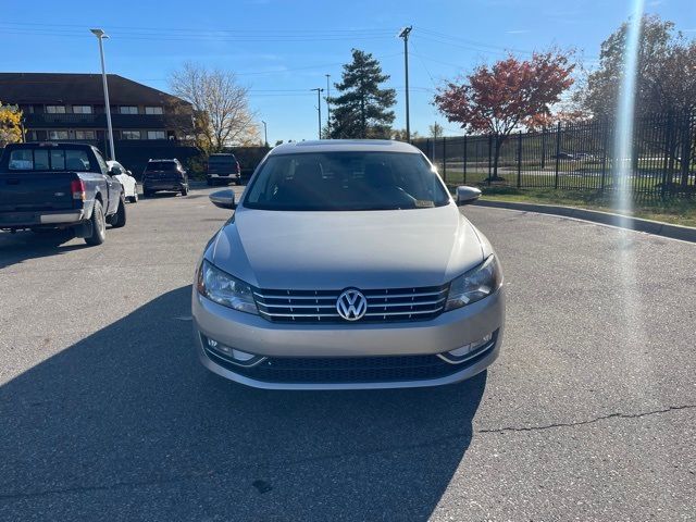 2012 Volkswagen Passat TDI SE Navigation