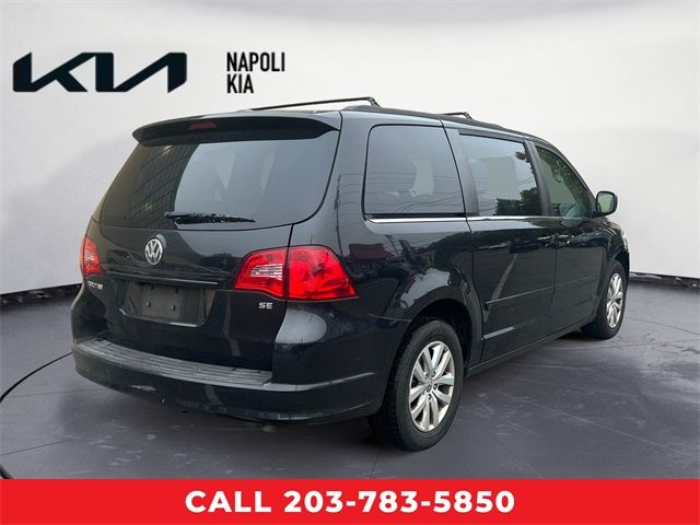 2012 Volkswagen Routan SE