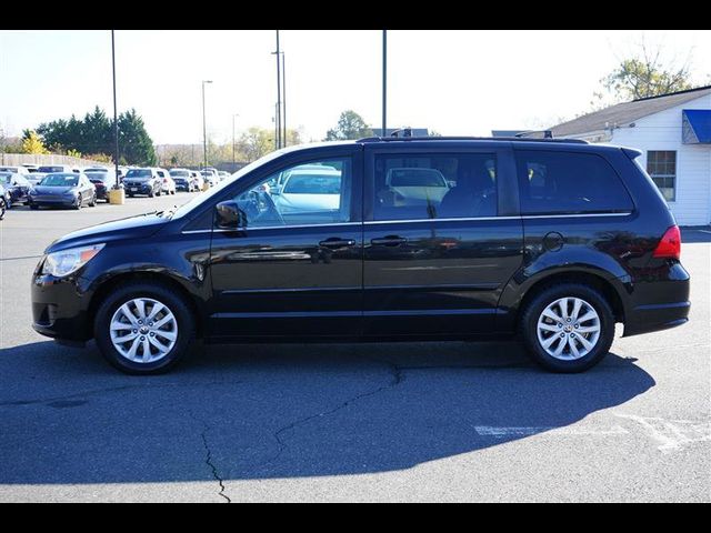 2012 Volkswagen Routan SE