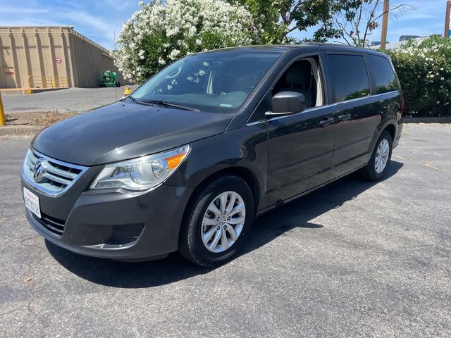 2012 Volkswagen Routan SE