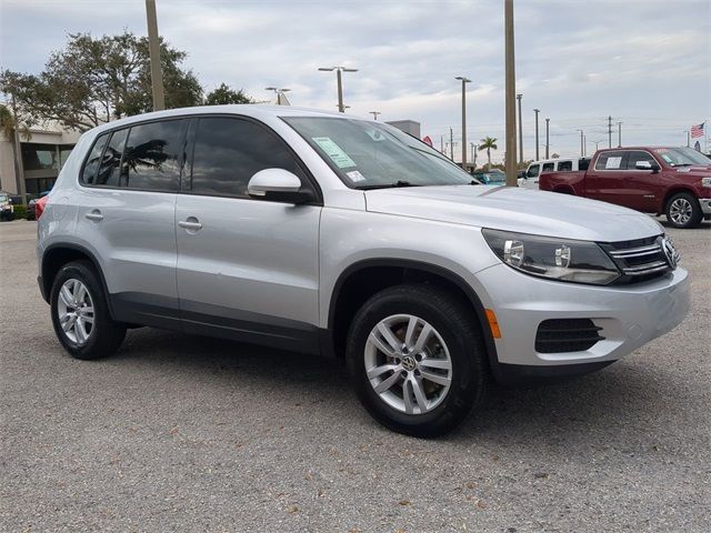 2012 Volkswagen Tiguan LE