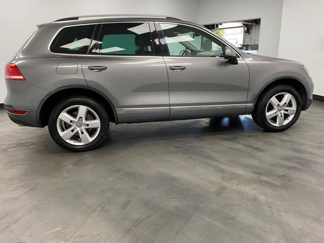 2012 Volkswagen Touareg Lux