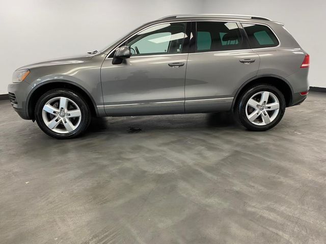 2012 Volkswagen Touareg Lux