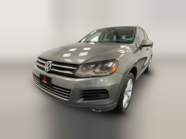 2012 Volkswagen Touareg Lux