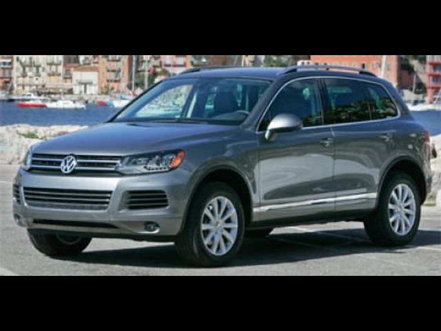 2012 Volkswagen Touareg Lux