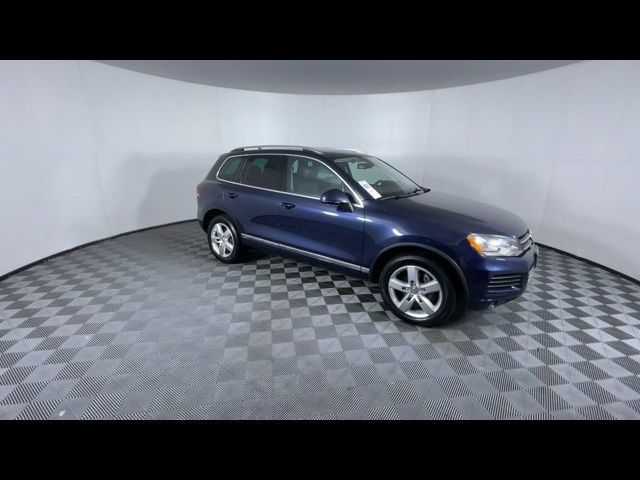 2012 Volkswagen Touareg Lux