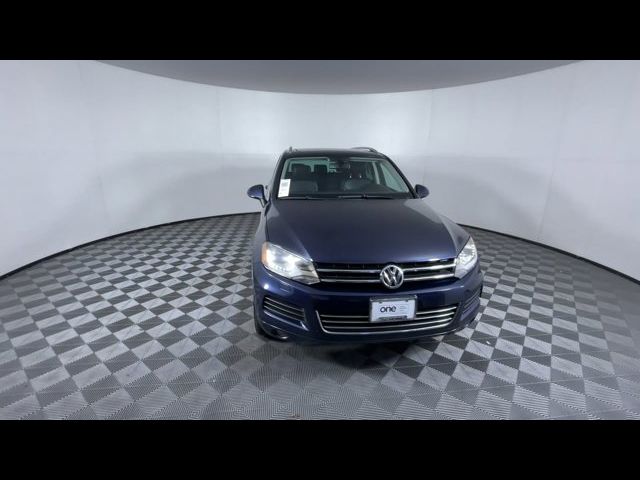 2012 Volkswagen Touareg Lux